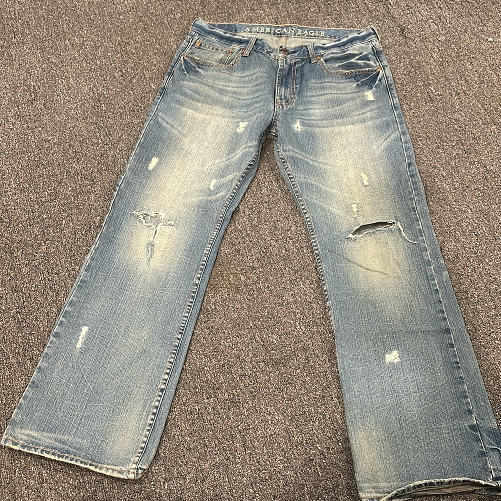 Mens AE bootcut jean
Size 34/30